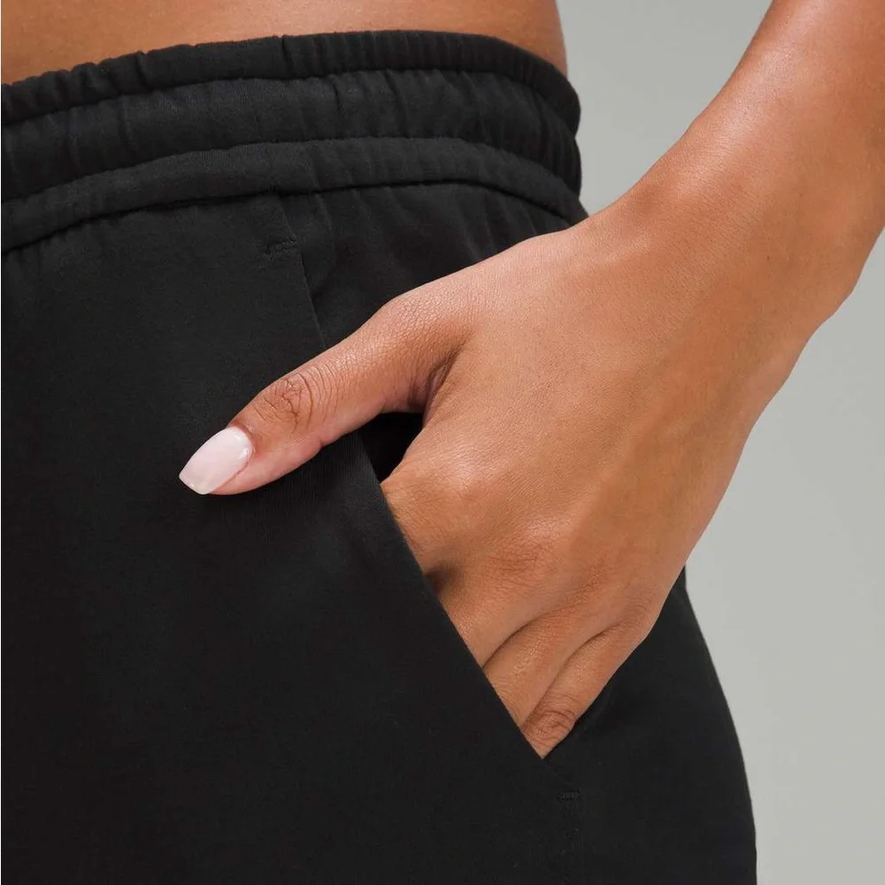Lululemon Soft Jersey Classic-Fit‎ Mid-Rise Jogger in Black